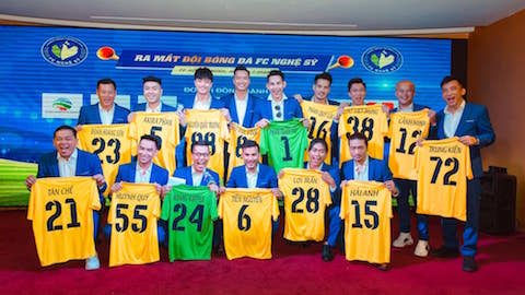 Siêu mẫu Hồ Đức Vĩnh ra mắt đội bóng FC Nghệ sỹ
